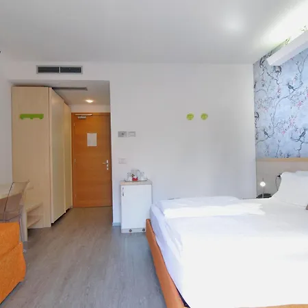 Eco Cleofe Отель Каорле